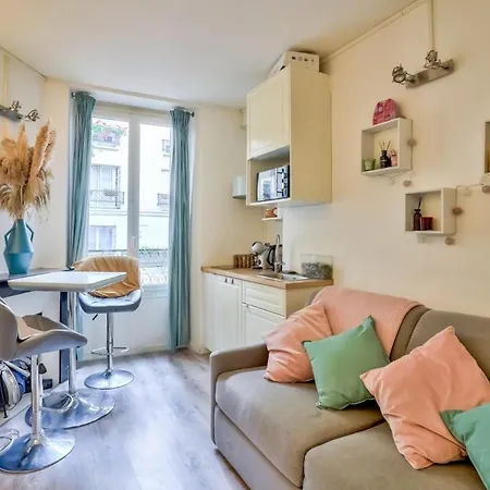 Apartment Small Parisian Cocoon Located In The 18th District